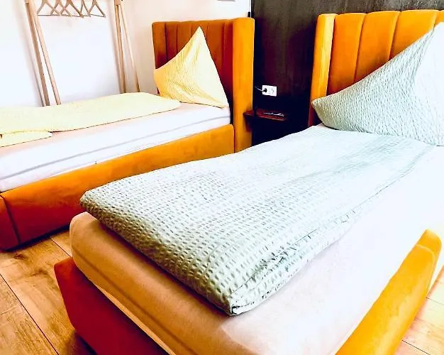 Sofia & Naehe Redbull Ring * Книттельфельд